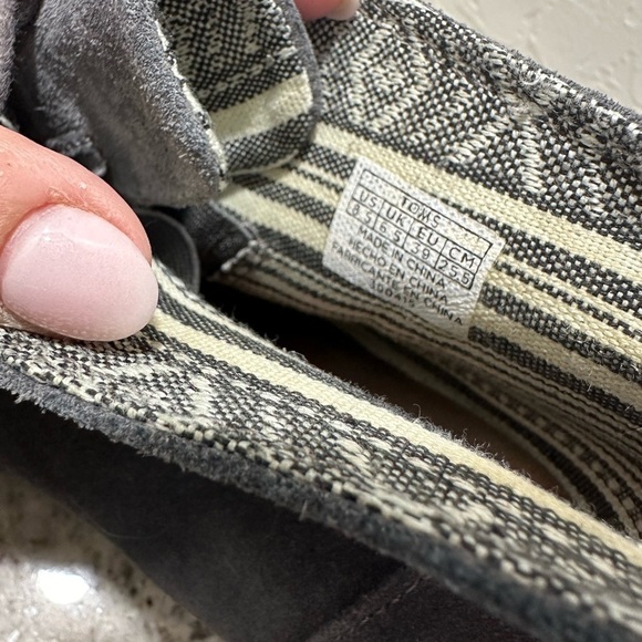 Tom's Gray Suede Women's Kala Booties - Picture 6 of 9